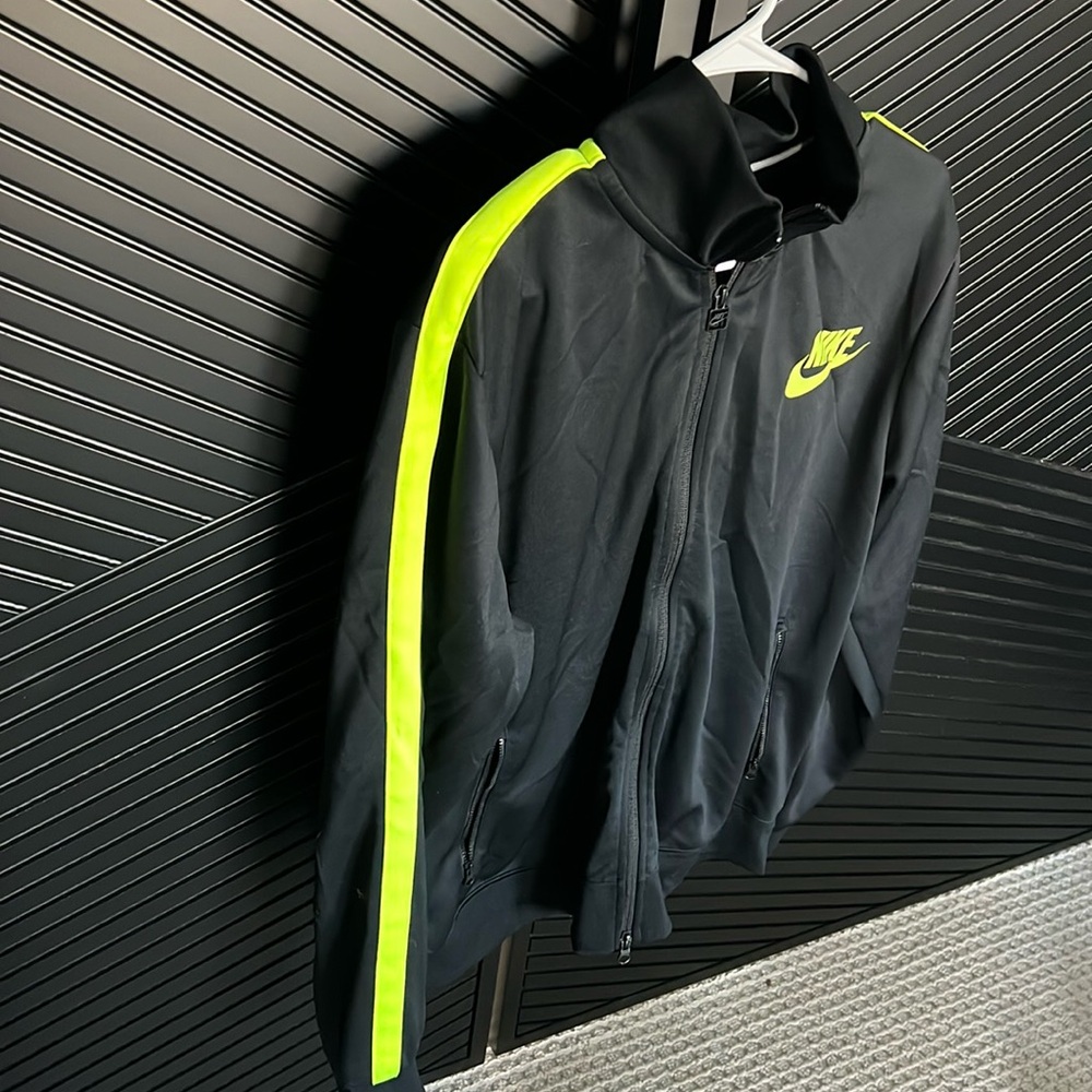 Black Nike zip-up - XL